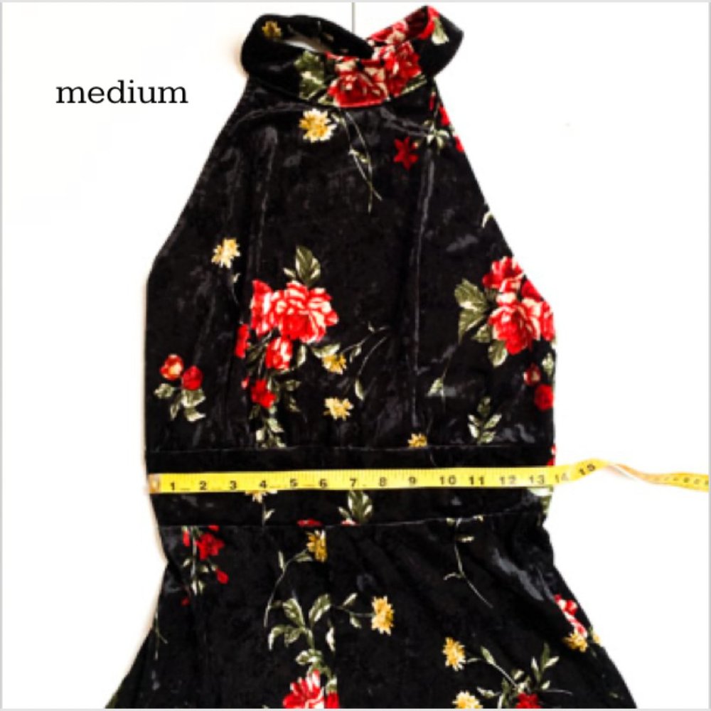 black velvet backless romper w/red rose detail - Picture 4 of 9